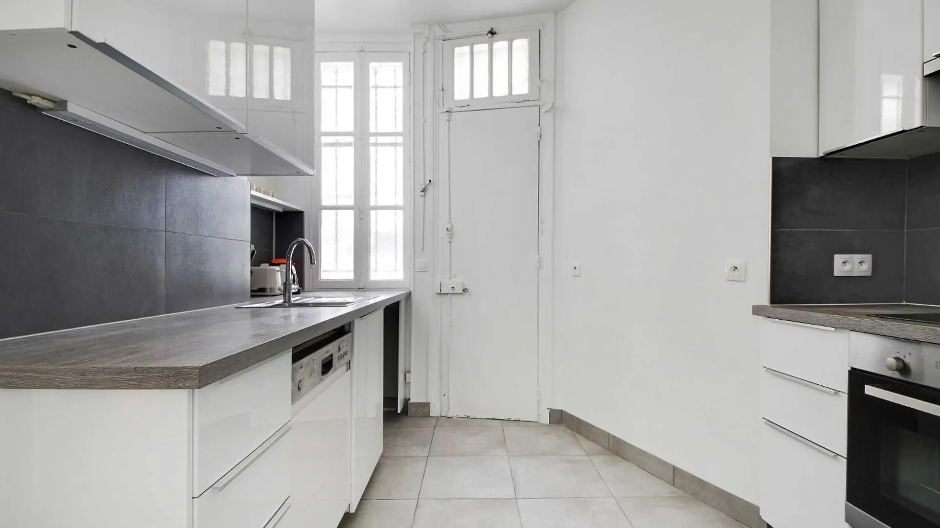 Elegant And Modern Apartment 3Bd 6P - Eiffel Tower Paris 0*,  France